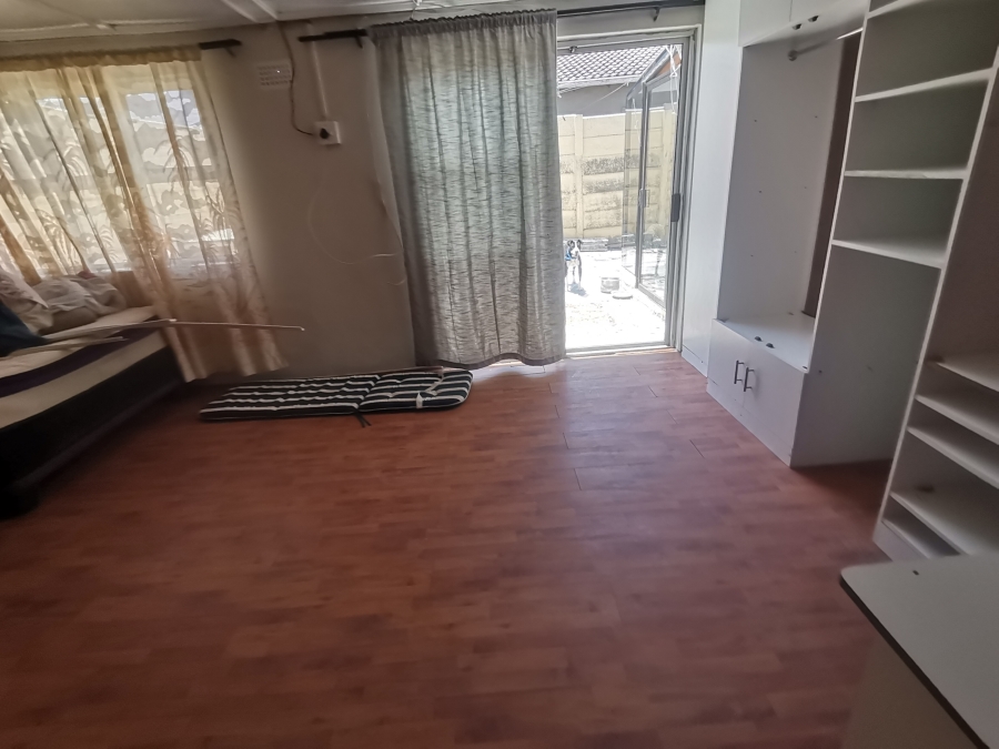 To Let 4 Bedroom Property for Rent in Devon Park Village Western Cape